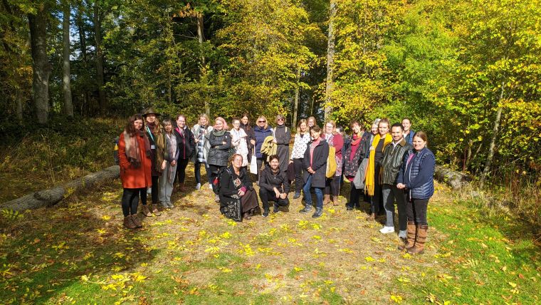Group photo of ink workers and social prescribers at Harcourt Arboretum